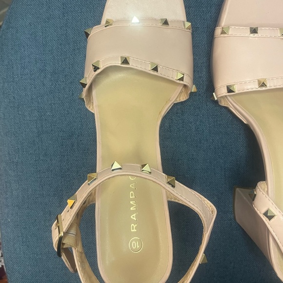 Rampage Light Pink Gold Studded Sandal Heels size 10 - Picture 15 of 15